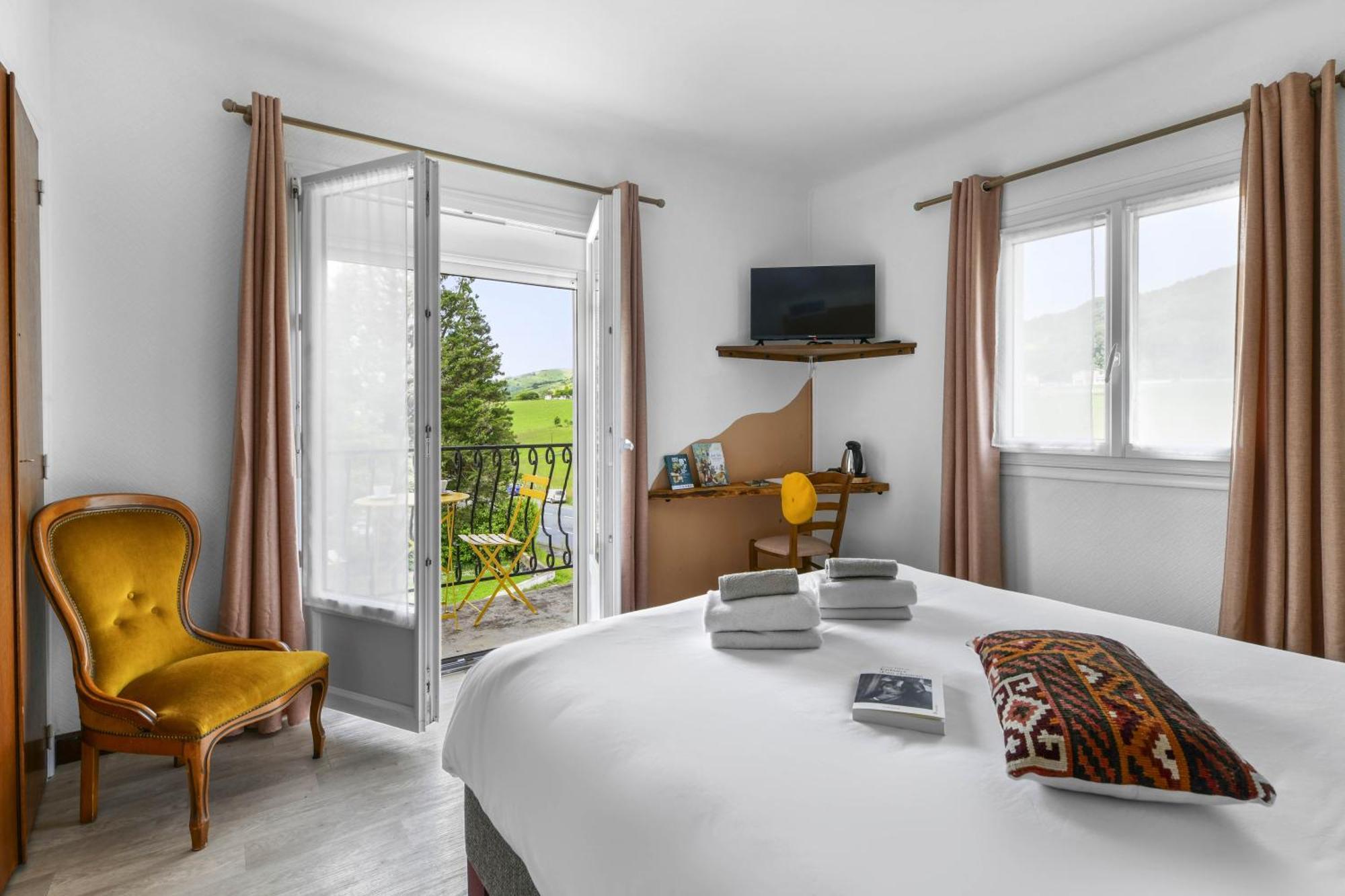 Logis Hotel Restaurant Espelletenia Larceveau-Arros-Cibits 외부 사진